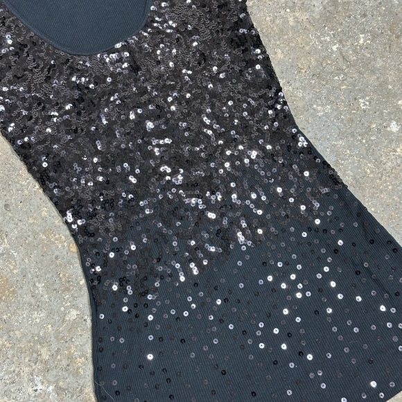 Black Sequins Sparkly Ribbed Tank Top - Picture 3 of 4